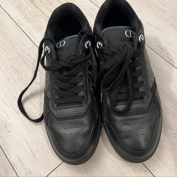 Mens DIOR sneakers in black size 42 worn twice with box and dust bag - Picture 2 of 4